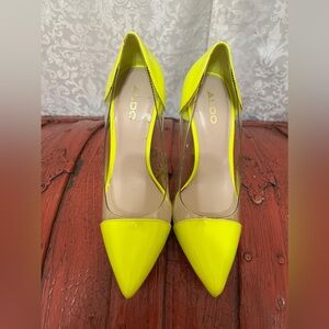 (26) Lime green Aldo heels